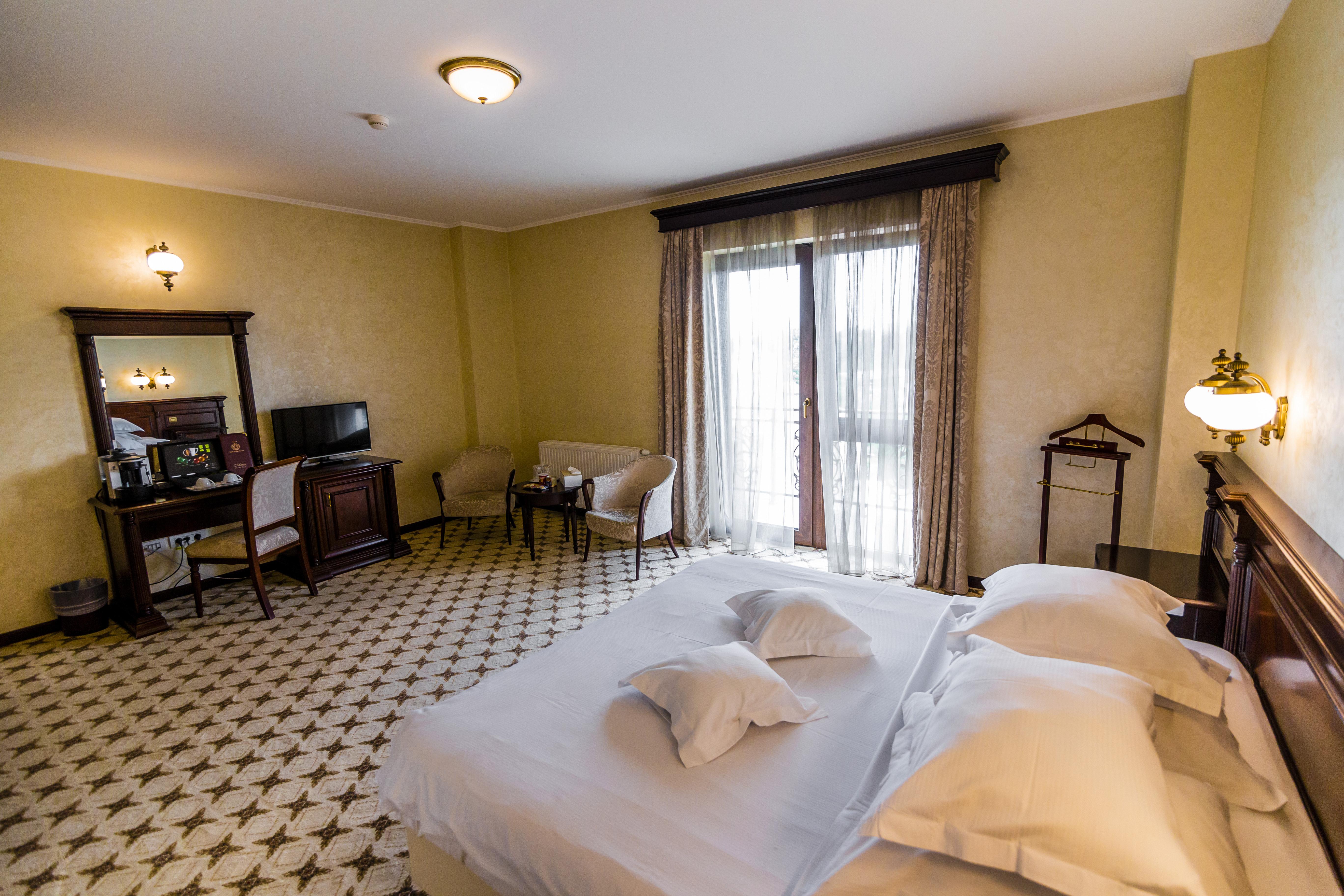 Hotel Golden House Craiova Exterior foto