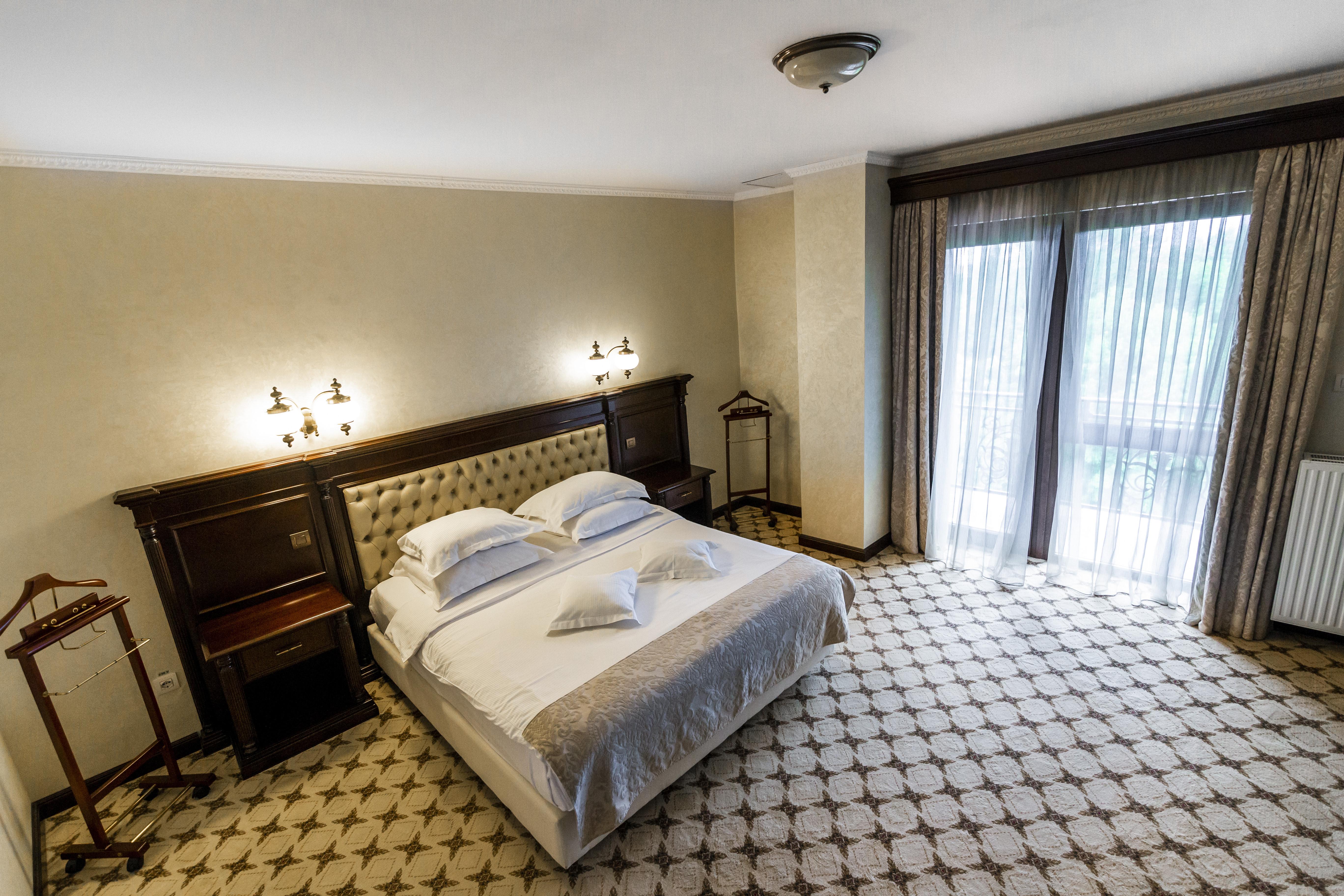 Hotel Golden House Craiova Exterior foto