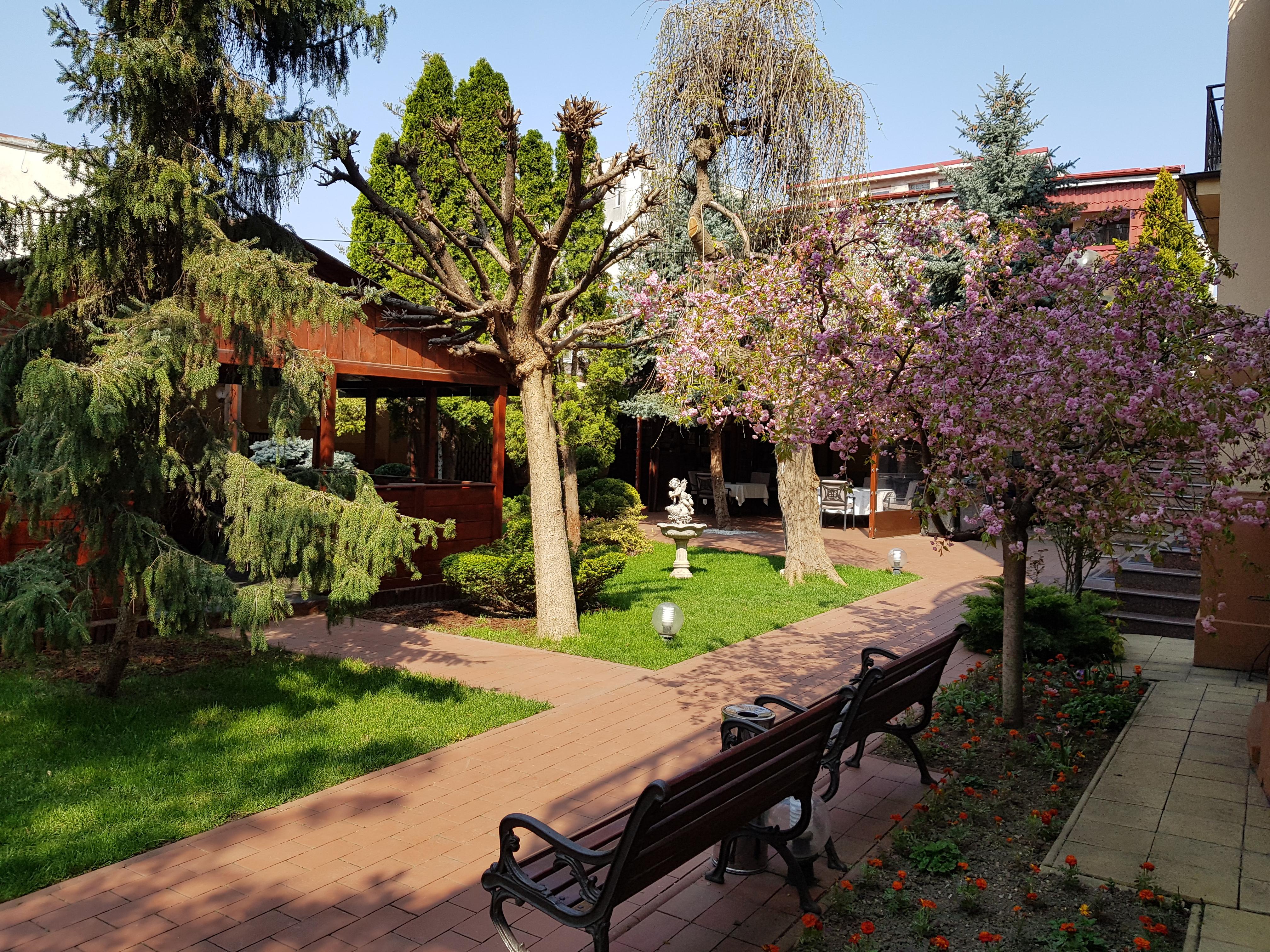 Hotel Golden House Craiova Exterior foto