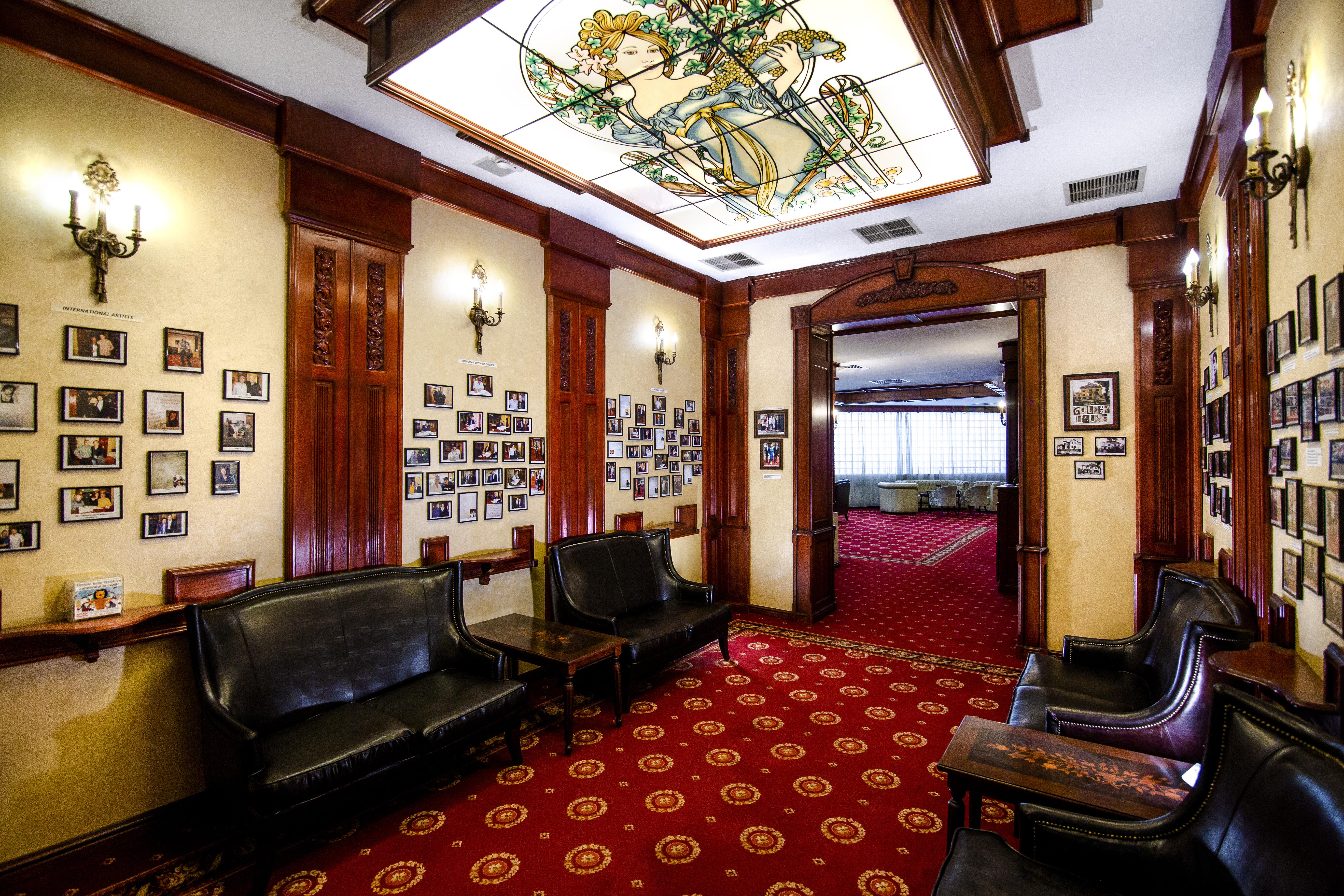 Hotel Golden House Craiova Exterior foto