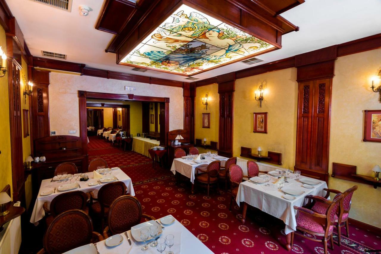 Hotel Golden House Craiova Exterior foto