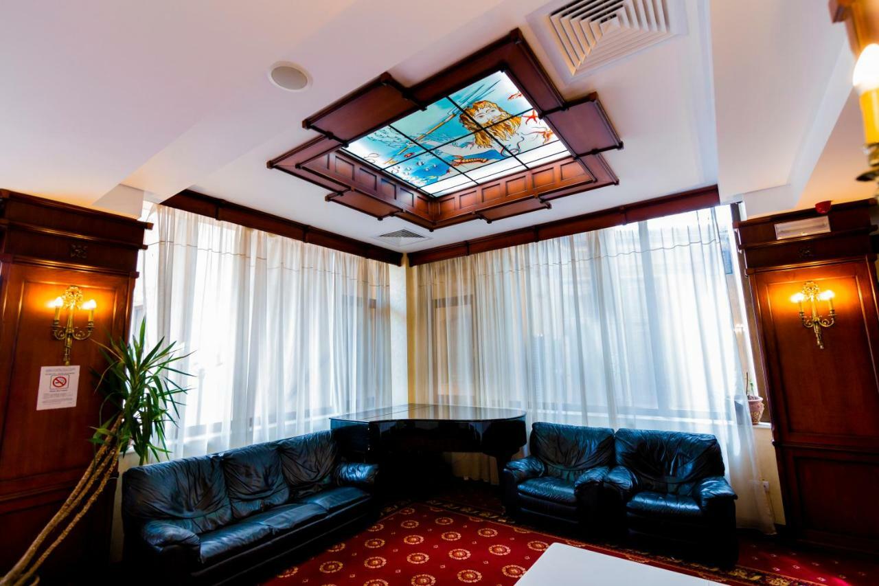 Hotel Golden House Craiova Exterior foto